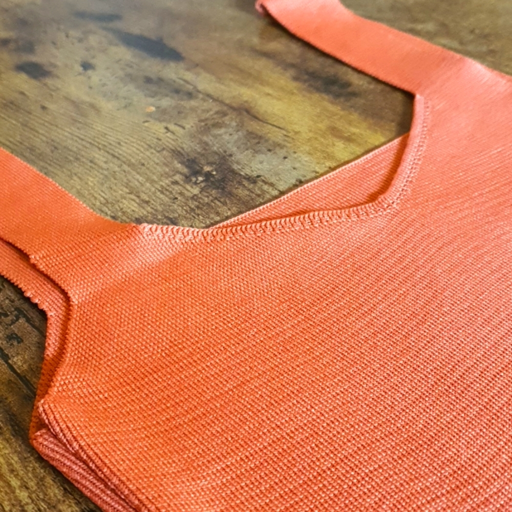 Crop top - Picture 2 of 4